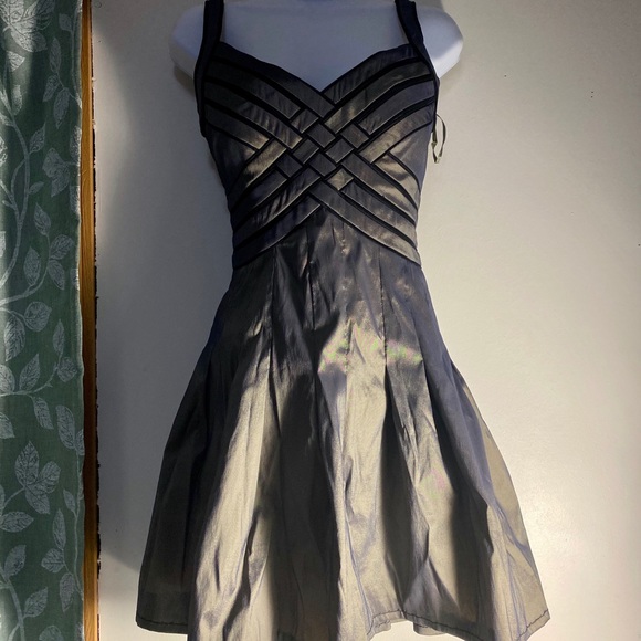 Vintage Gold Bandage Dress - Picture 2 of 4